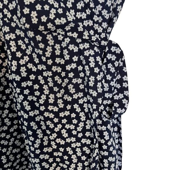 SHEIN Ditsy Floral Print Wrap Dress Blue New Size Large knee length boho - Picture 7 of 10